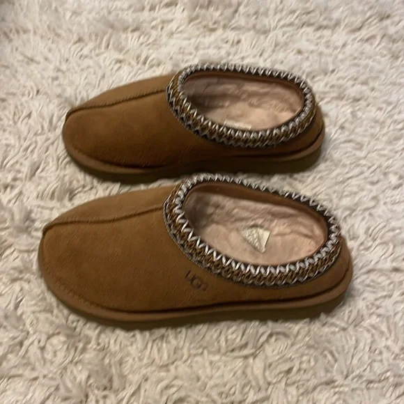 Tasman Ugg slippers - size 5 - Picture 3 of 5